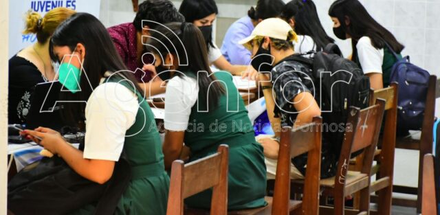 Naudi: “La decisión es prorrogar los espacios pendientes de acreditación en el 2020 hasta el cierre de este año”