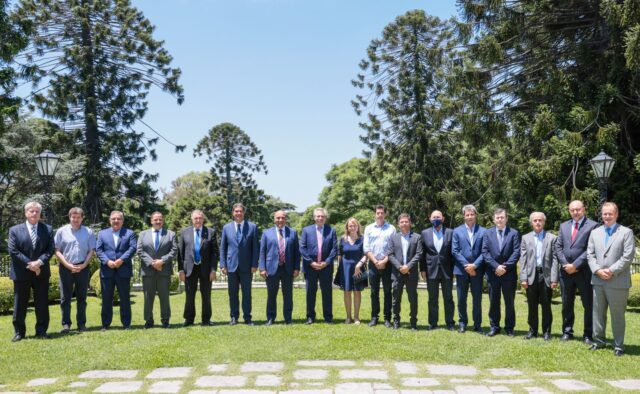 “El federalismo no se negocia”: Insfrán y gobernadores suscribieron documento por la coparticipación