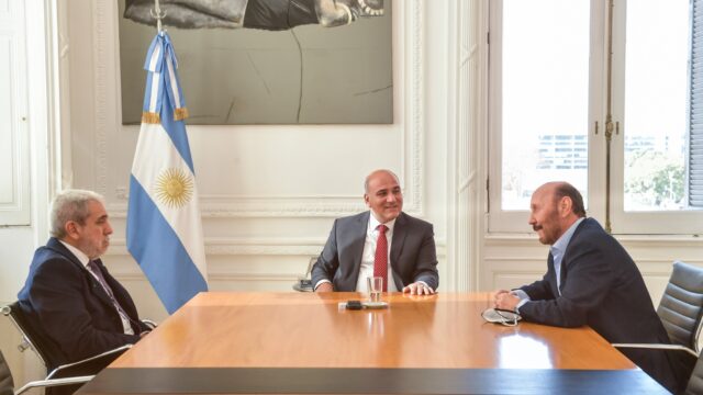 Insfrán se reunió con Manzur y Aníbal Fernández