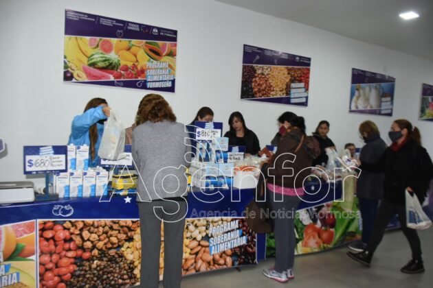 Pese al mal clima, Soberanía Alimentaria Formoseña registró otra exitosa jornada