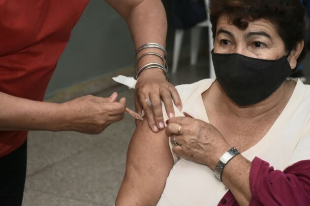 Personas que integran grupos de riesgo entre 3 y 64 años ya pueden recibir la dosis antigripal anual y gratuita
