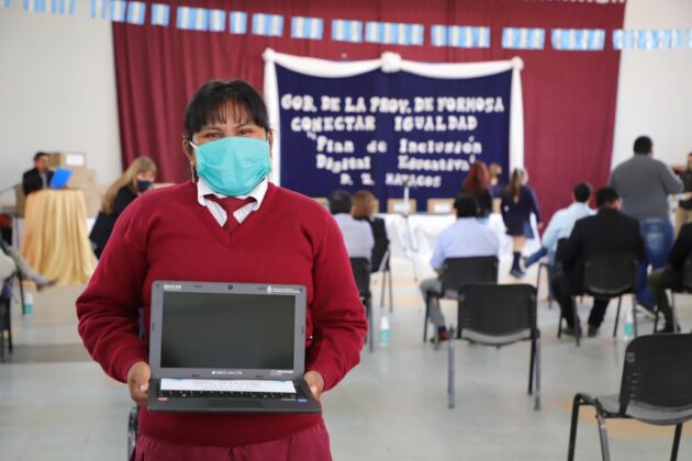 Entrega de netbooks: “Conectar Igualdad está recorriendo cada lugar, haciendo justicia social”