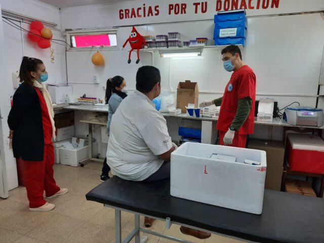 Entregaron equipos para inmunohematología en el Hospital Central y en el Hospital de la Madre y el Niño