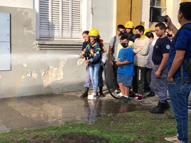 Los alumnos de “Sabores con Identidad” recibieron capacitación dada por los bomberos