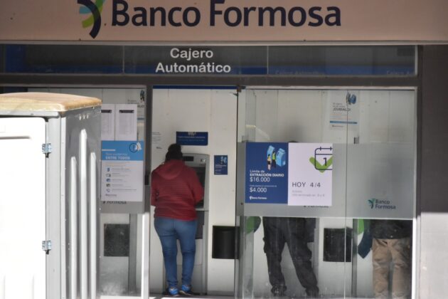 Con el personal pasivo, este jueves arranca el pago de haberes a estatales