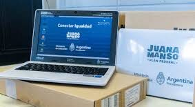 Entregaron un centenar de netbooks a alumnos de la etnia Pilagá