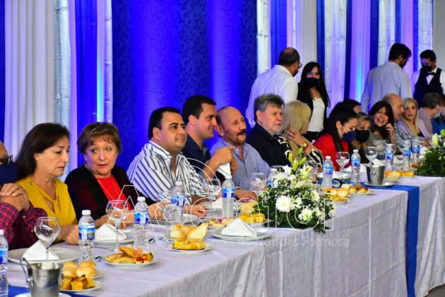 Insfrán compartió un almuerzo con trabajadores legislativos
