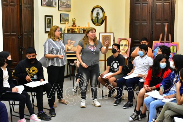 Club de Lectura “Nuestras Voces” para jóvenes y adolescentes