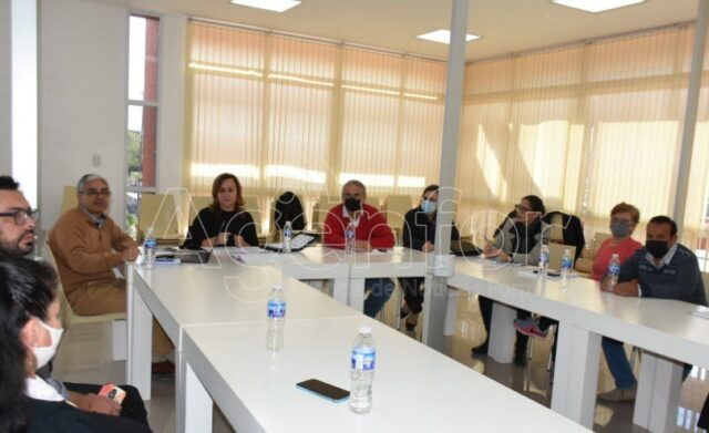 Basterra se reunió con gremios para concretar la extensión horaria en las aulas