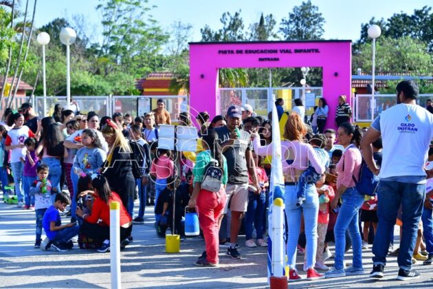Masiva concurrencia de familias al Paraiso de los  Niños, en el cierre de las vacaciones invernales