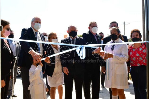 Acompañado por el ministro de Educación de la Nación,  Insfrán inauguró la obra educativa 1430 de su gestión