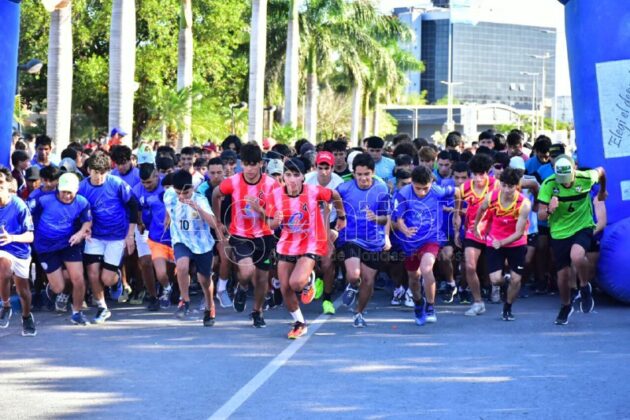 Masiva participación en la maratón estudiantil
