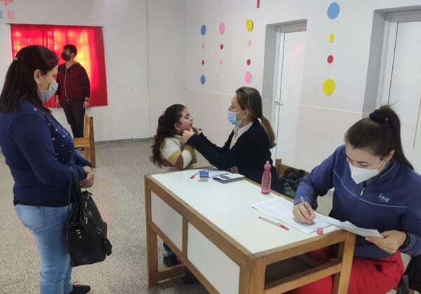 Siguen los controles a los escolares del nivel inicial y primario en el interior