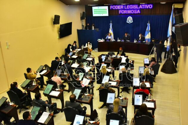 El vicegobernador y legisladores justicialistas repudiaron el intento de magnicidio contra Cristina Fernández