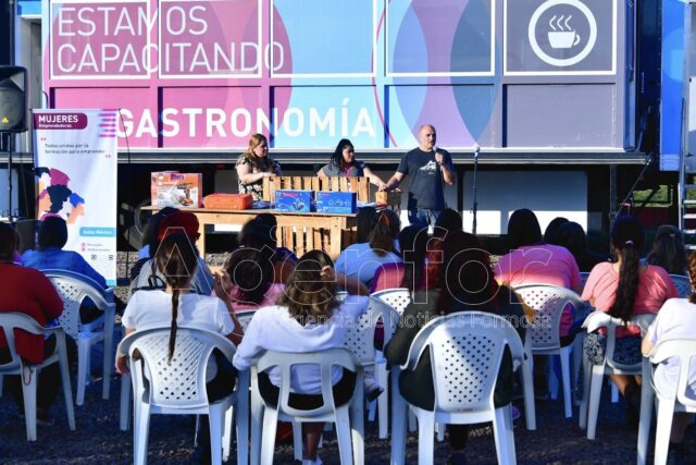 Realizaron muestreo de oficios en las Aulas Talleres Móviles