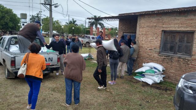 Pequeños productores recibieron alimento balanceado para su ganado