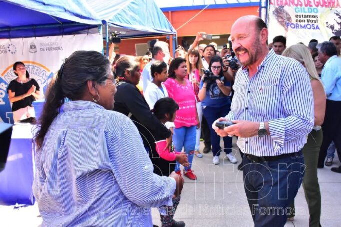 En Bartolomé de las Casas, Insfrán anunció la construcción de 40 viviendas para la comunidad