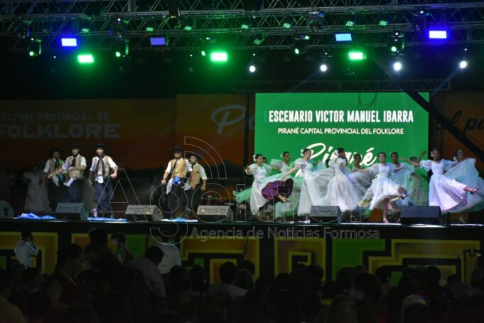 Pirané: Insfrán dio apertura a la 57° edición del Festival Provincial del Folklore