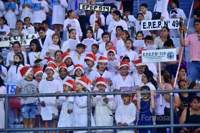 Con la participación de cientos de estudiantes, finalizó “Las Escuelas Cantan a la Navidad” en Capital