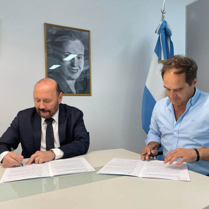 El gobernador Insfrán firmó nuevos acuerdos con el ministro de Desarrollo Territorial de Nación