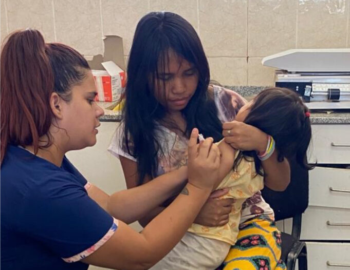 Niñas y niños de la comunidad El Quebracho actualizaron el esquema de vacunación COVID
