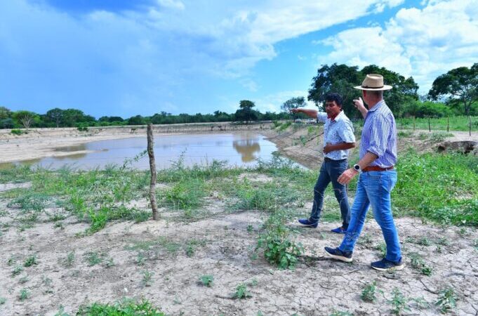 La generosidad de una familia posibilitó al SPAP hacer una represa de agua en Paraje Bajo Hondo
