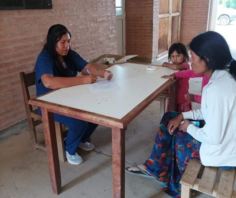 En el oeste sigue sin pausa la vigilancia de salud en las comunidades originarias