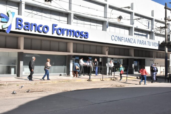 Lunes 20 y martes 21 no habrá atención bancaria