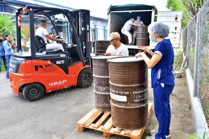 Paipperos del oeste entregaron 5 mil kilos de harina de algarroba a Nutrifor