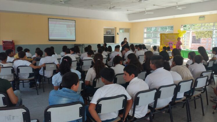 Estudiantes secundarios participaron de una charla sobre endometriosis