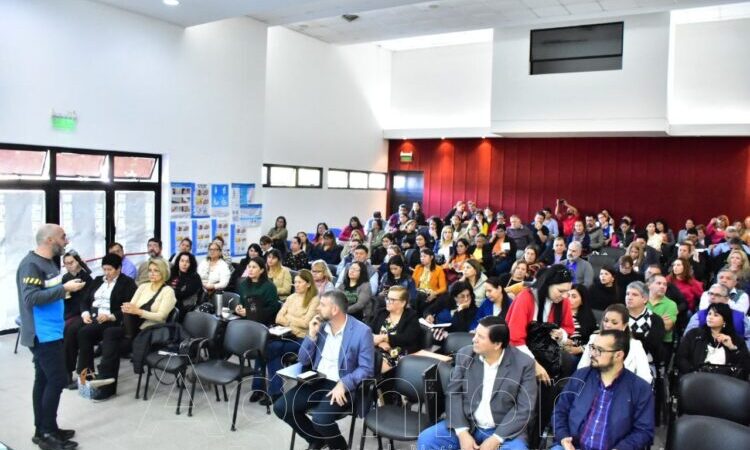 La Dirección Provincial de Seguridad Vial y el Instituto Pedagógico Provincial (IPP), llevaron adelante un Congreso de Educación Vial destinada a los directivos de los niveles educativos, inicial, primario y secundario.  