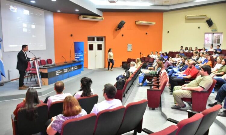 Declarada de interés ministerial contó con la disertación de reconocidos especialistas y de amplia trayectoria en la temática.