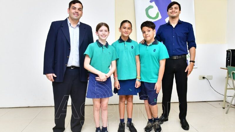 El Colegio Maradona reconoció a estudiantes que representaron a Formosa en el 26° Mateclubes