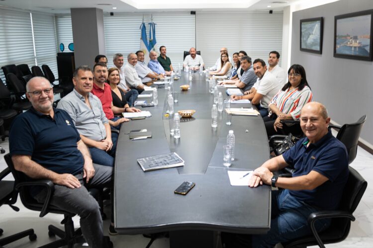 Gildo Insfrán encabezó reunión del Gabinete provincial