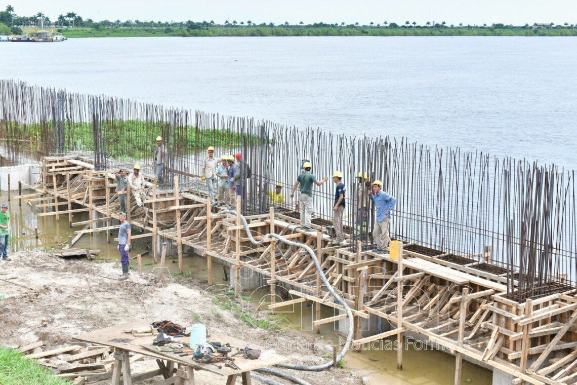 Avanza la obra de construcción del muro de protección de la costa