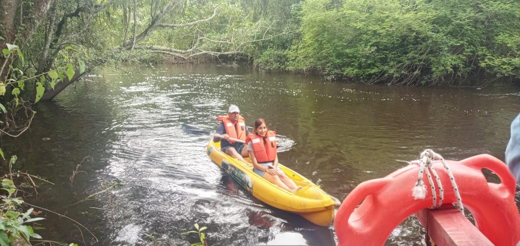 Visitantes a la Reserva Guaycolec este domingo disfrutaron de paseos en kayak
