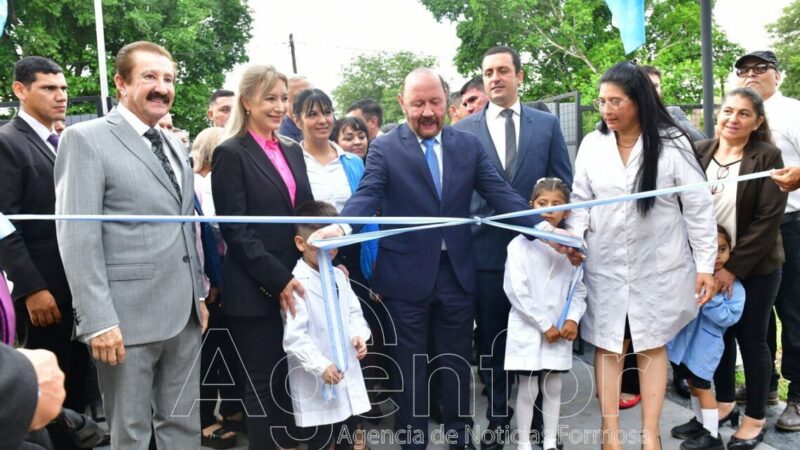 Insfrán inauguró tres unidades educativas en Kilómetro 100 y dio inicio al ciclo lectivo 2024