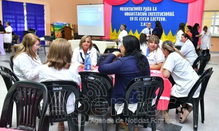Directivos capitalinos de primaria participaron de la jornada de Orientación para la Organización Institucional