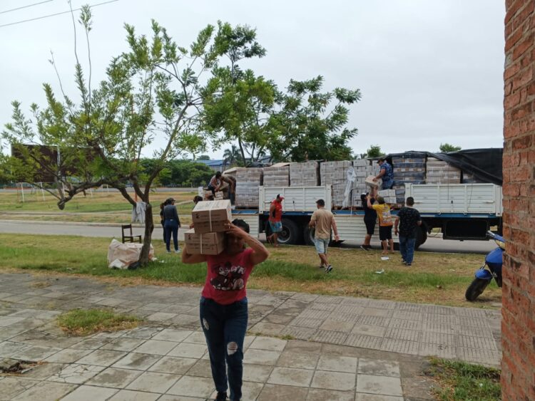 El Gobierno de Formosa inició la distribución de más de 200 mil kits escolares en toda la provincia