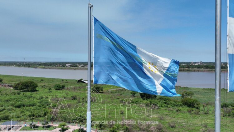 33° aniversario de la creación de la bandera provincial