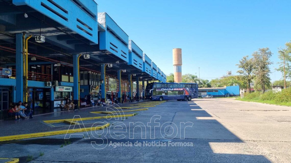 Desolador panorama en la Terminal de Ómnibus: Poca gente viaja