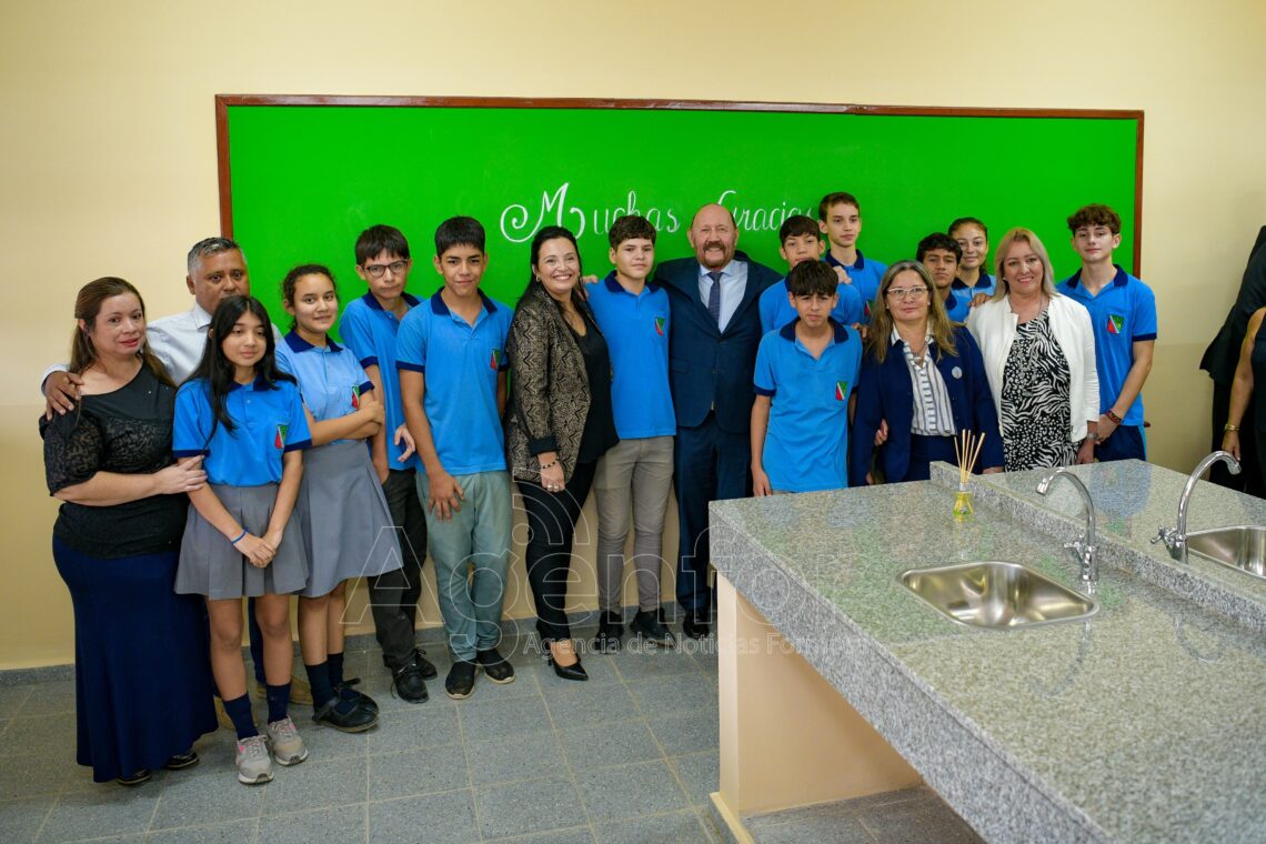 Heizenreder celebró la entrega de un nuevo edificio educativo por el Gobierno de Formosa