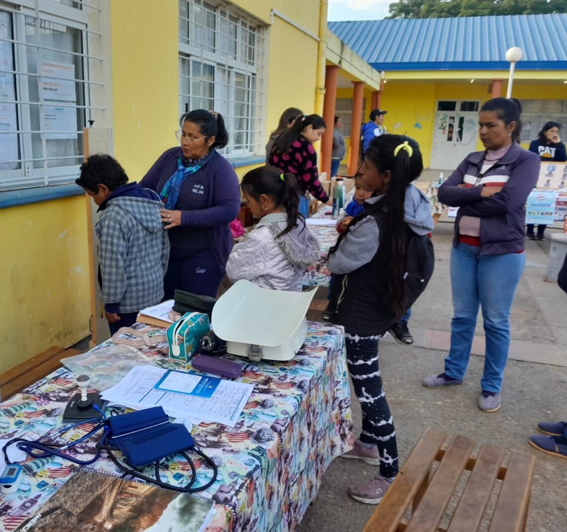 El hospital de Palo Santo sigue llevando servicios de salud gratuitos a los barrios