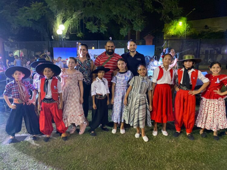 El Ministerio de Turismo apoyó la feria del Mercado Comunitario de Emprendedores