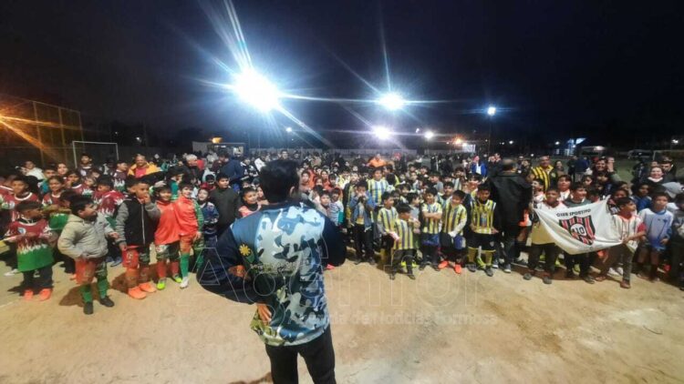 Entregaron indumentaria al Departamento de Fútbol Infantil de la Secretaría de Deportes