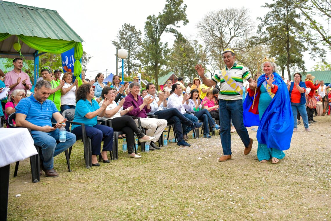Solís: “Celebramos junto a los adultos mayores del IPS la llegada de la primavera”