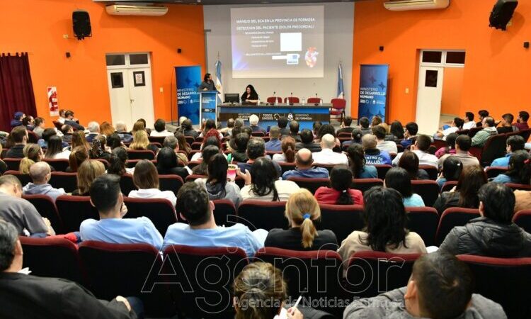 Desde el Ministerio de Desarrollo Humano continúan capacitando a personal de salud