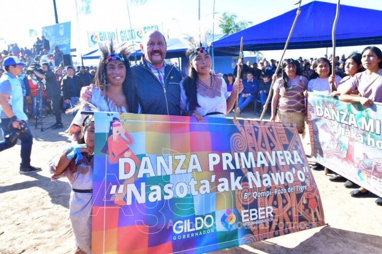 El gobernador Insfrán saludó a las mujeres indígenas de Formosa en su día