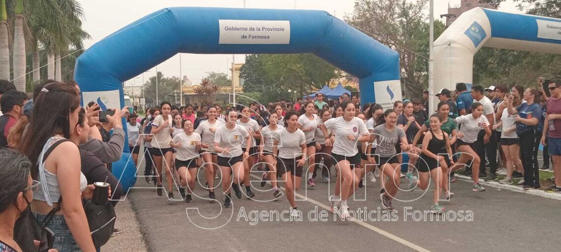 Mes del Estudiante: Con la participación de más 350 jóvenes en la maratón estudiantil iniciaron los festejos