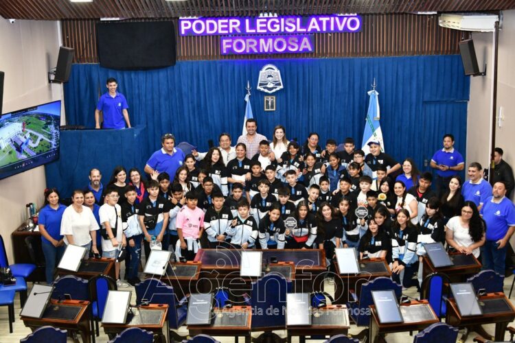 “Conociendo Mi Provincia”: Alumnos de Estanislao del Campo visitaron la Capital y fueron recibidos por el vicegobernador Solís